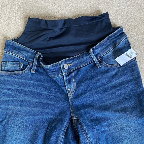 Old navy maternity jeans! - Picture 2 of 4